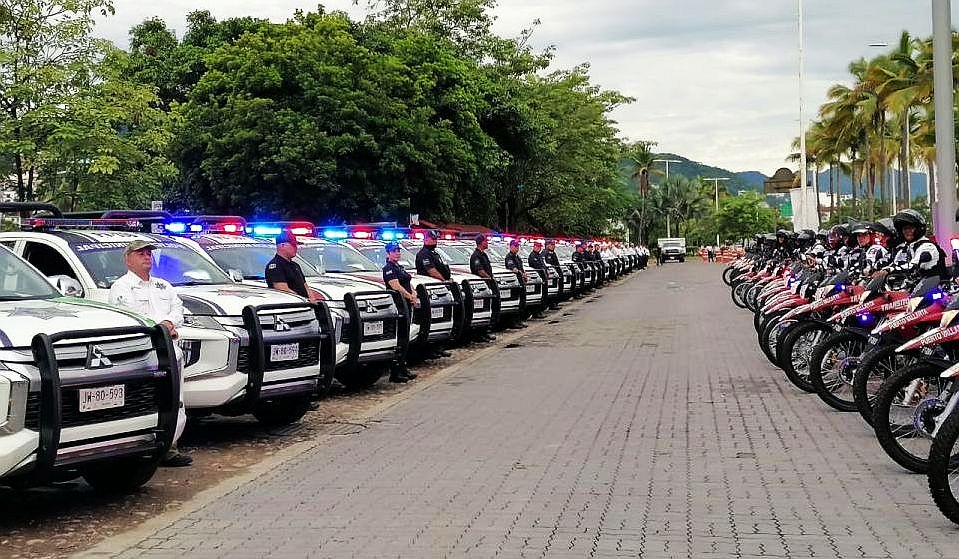 Public Security Receives 30 Patrols and 30 Motorcycles