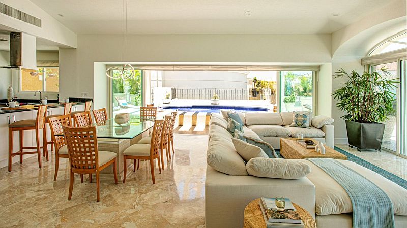 CRATE: Texas Family Renovates Marina Vallarta Penthouse Remotely CRATE: Texas Family Renovates Marina Vallarta Penthouse Remotely