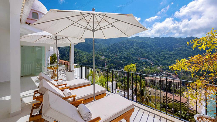 March’s Hot Property in Puerto Vallarta: Casa Blanca