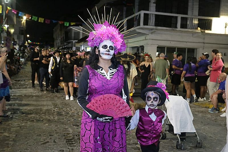 Vallarta’s Día de Muertos Parade Draws Record Crowd