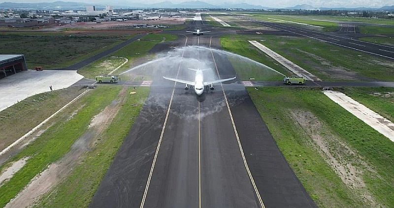 Enrique Alfaro Inaugurates Second Runway at Guadalajara Airport