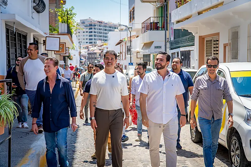 El Centro Renewed Through Enchulemos Program El Centro Renewed Through Enchulemos Program