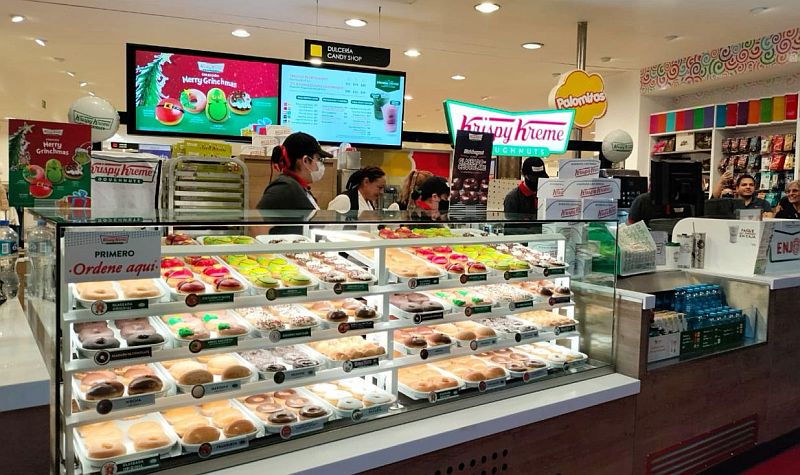 Krispy Kreme Opens at Liverpool Vallarta to Enthusiastic Crowds