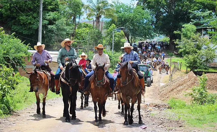 Annual Las Palmas Paseada Keeps Tradition Alive