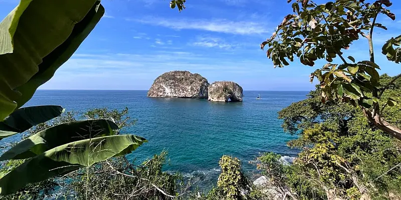 Municipal Government Backs Protection of Los Arcos de Mismaloya