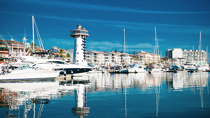 5 Reasons to Consider Buying Real Estate in Marina Vallarta