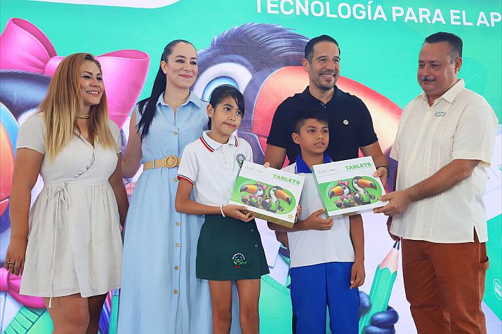 Puerto Vallarta Celebrates Digital Leap for Elementary Students Puerto Vallarta Celebrates Digital Leap for Elementary Students