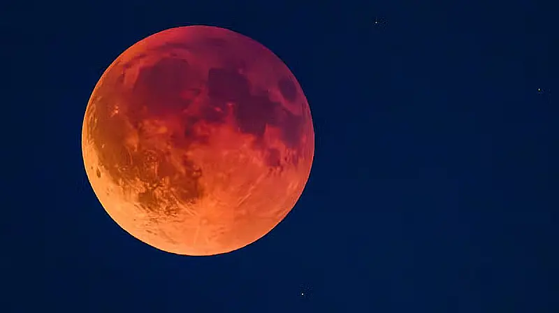 Partial Lunar Eclipse to Darken Puerto Vallarta Skies Tonight