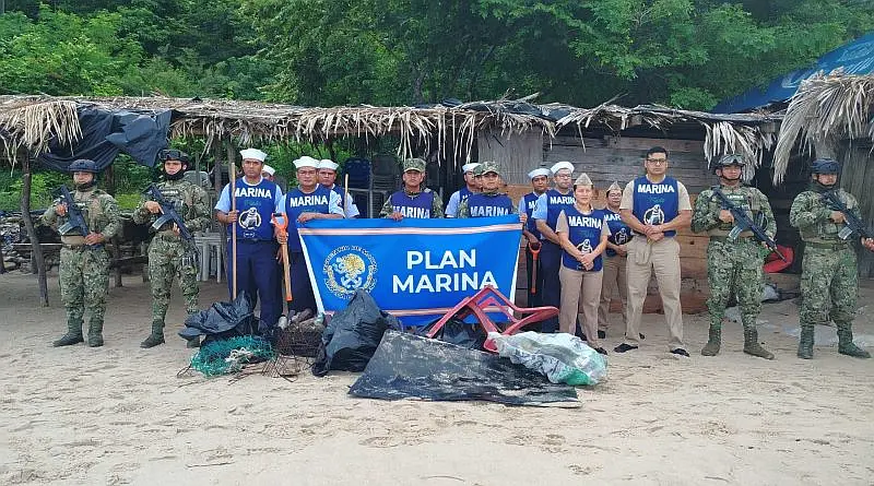 Navy-Led Cleanup Removes 185 Kilos of Waste from Punta Negra