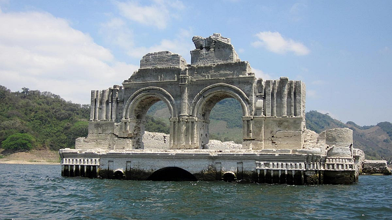 17th-Century Church Emerges from Reservoir in Chiapas, Mexico