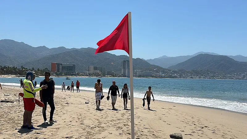 Puerto Vallarta Lifeguards Urge Beach Safety This Summer