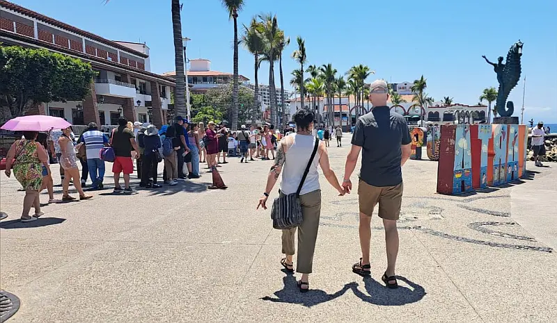Puerto Vallarta Earns High Marks from Easter Holiday Visitors