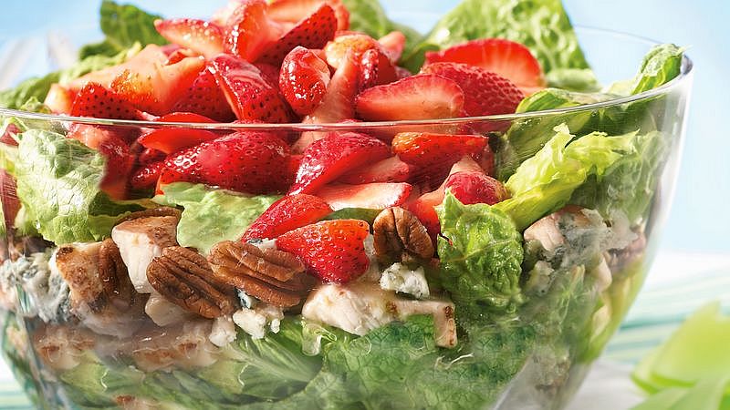 Savor the Flavors of Summer with Refreshing Salad Creations
