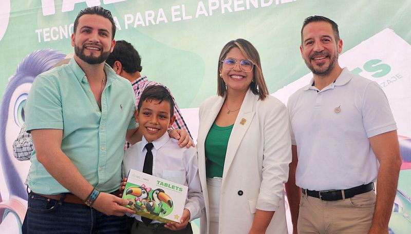 Tablets for Students: Puerto Vallarta Supports Digital Learning Tablets for Students: Puerto Vallarta Supports Digital Learning