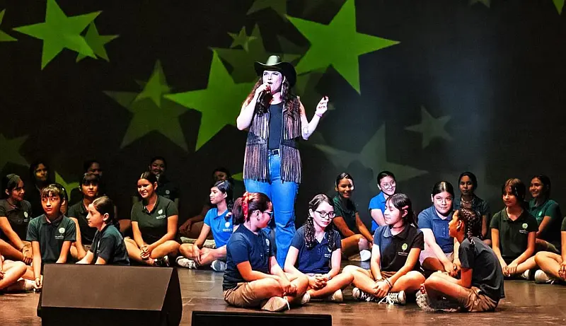 Stars With A Heart Concert Lifts Vallarta School for Girls Stars With A Heart Concert Lifts Vallarta School for Girls