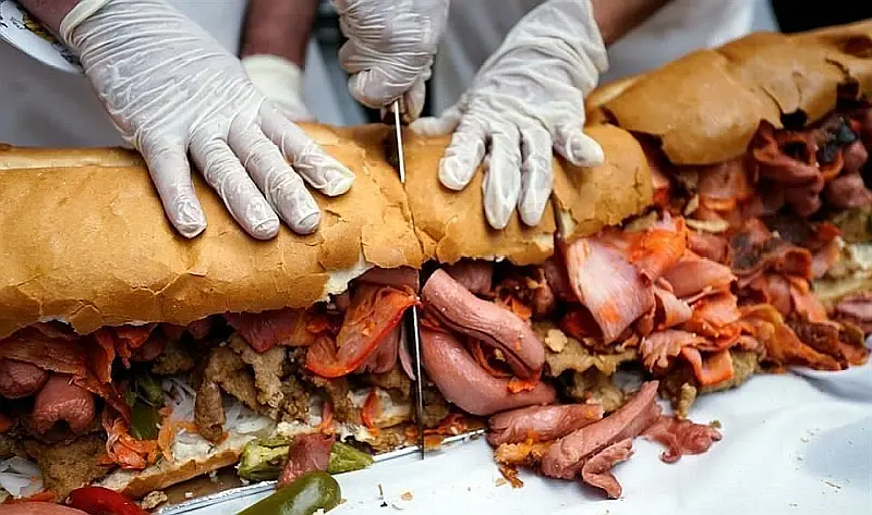 Mexico City Sets Guinness Record with Giant Torta at Festival