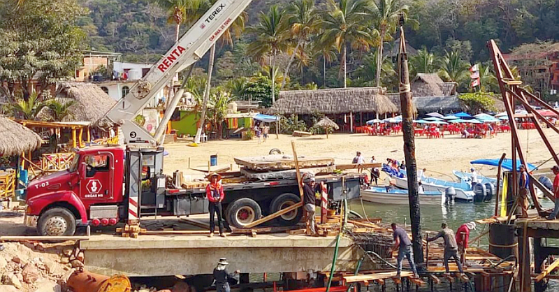 Construction of the Boca de Tomatlán Pier Nearly Complete