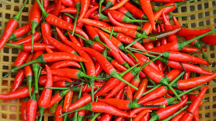 Green vs Red chilli in diet: Know which is healthier for you