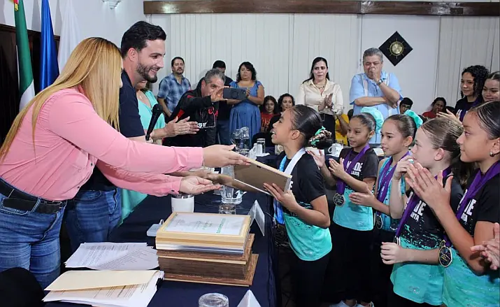 Vallarta Honors Young Gymnasts and Folkloric Dancers