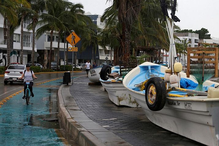 Hurricane Orlene Hits Mexico’s Pacific Coast Near Mazatlán